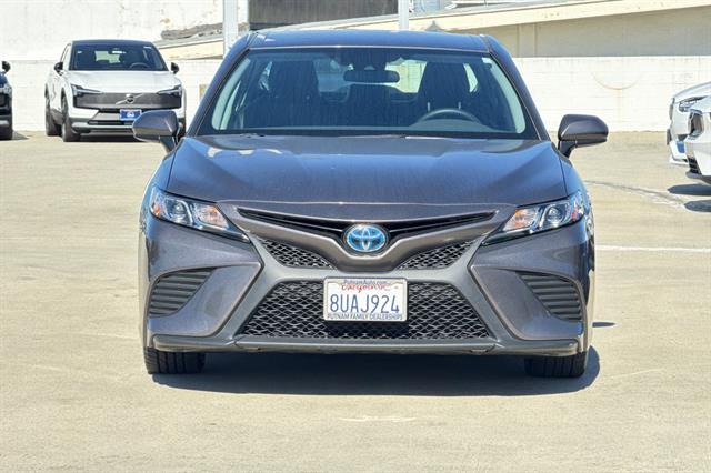 2020 Toyota Camry Hybrid SE photo 3