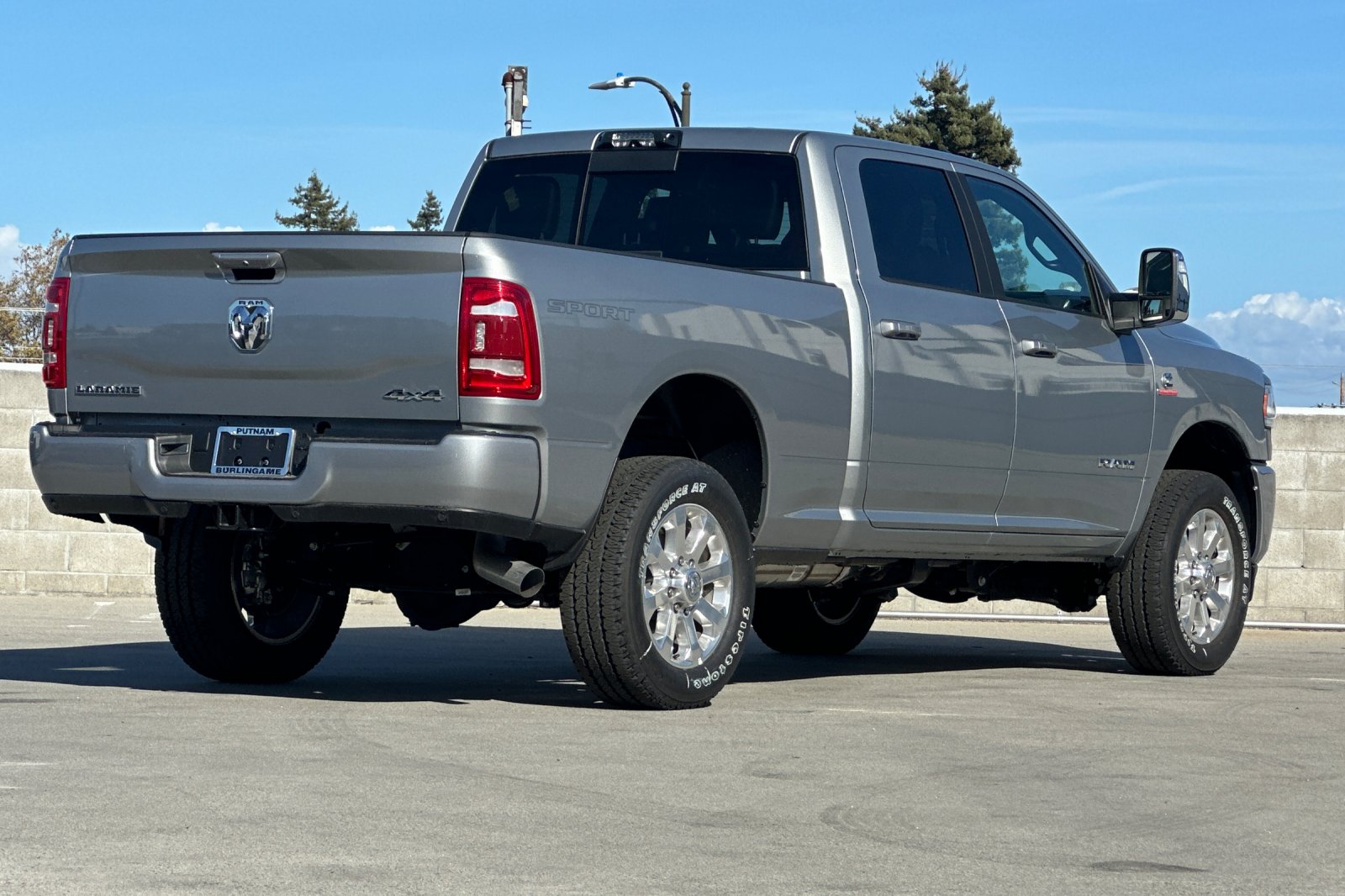 2024 Ram 2500 Laramie photo 3