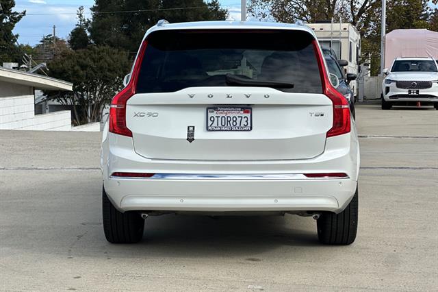 2025 Volvo XC90 T8 photo 4