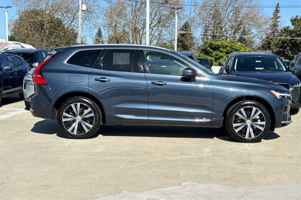 Certified 2023 Volvo XC60 Recharge Plug-In Hybrid Recharge Ultimate Bright Theme