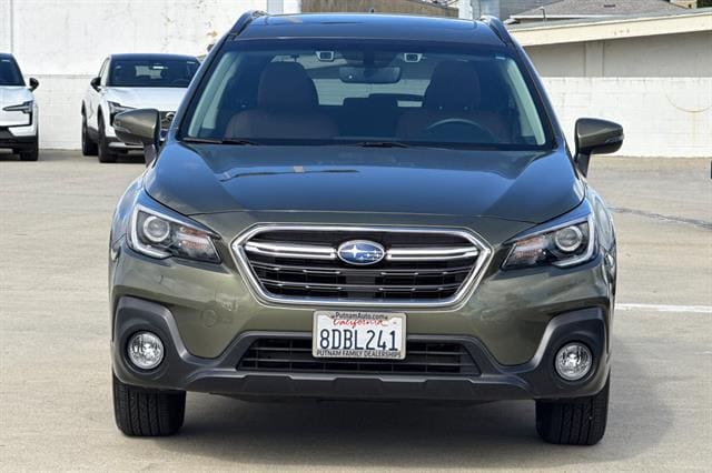 2018 Subaru Outback 3.6R Touring photo 3