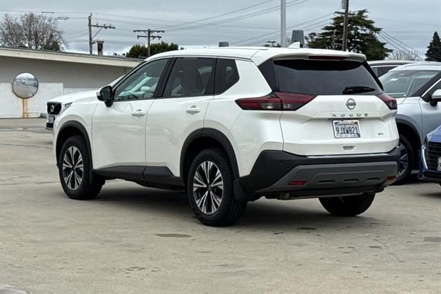 2023 Nissan Rogue SV photo 4