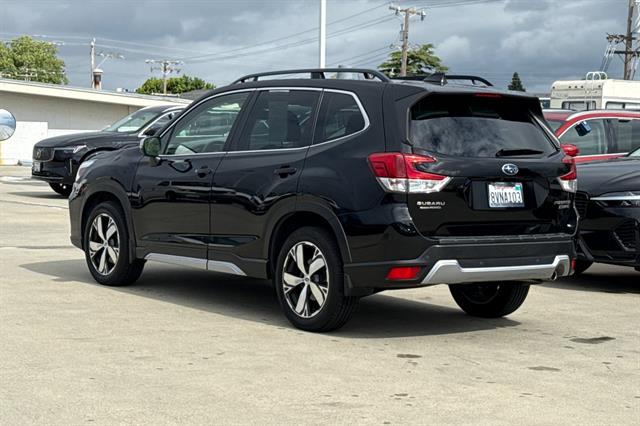 2021 Subaru Forester Touring photo 4