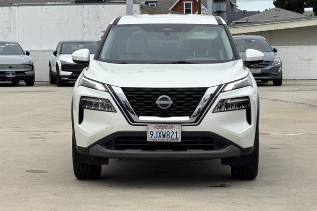 2023 Nissan Rogue SV photo 3