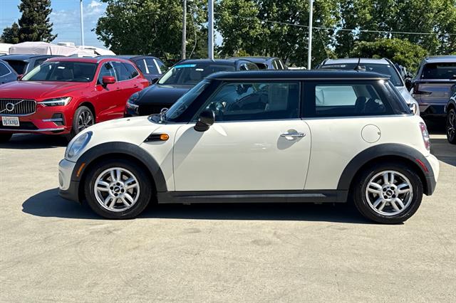 2013 MINI Cooper Hardtop Cooper photo 5