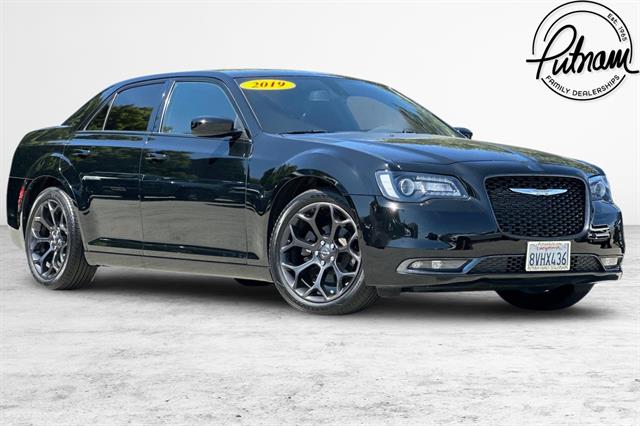 2019 Chrysler 300