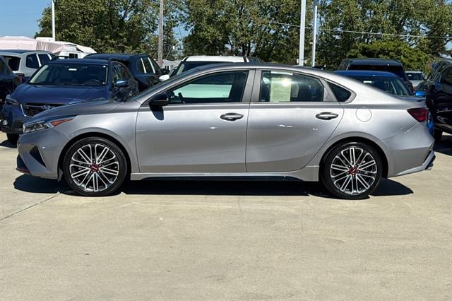 2023 Kia Forte GT photo 5