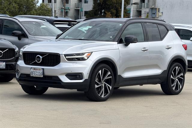 2019 Volvo XC40 T5 R-Design photo 6