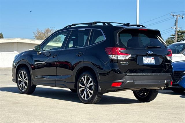 2023 Subaru Forester Limited photo 4