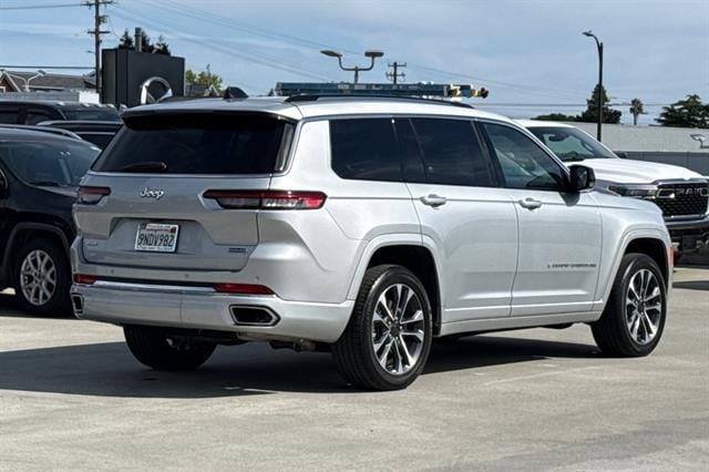 2024 Jeep Grand Cherokee L Overland photo 2