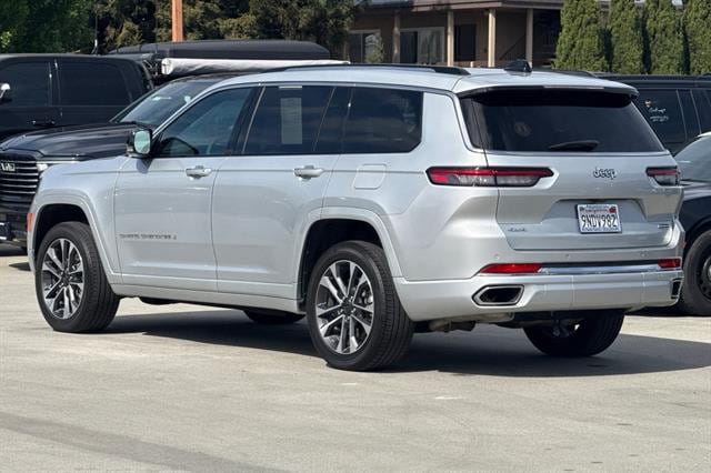 2024 Jeep Grand Cherokee L Overland photo 4