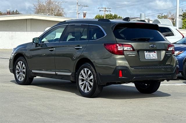 2018 Subaru Outback 3.6R Touring photo 4