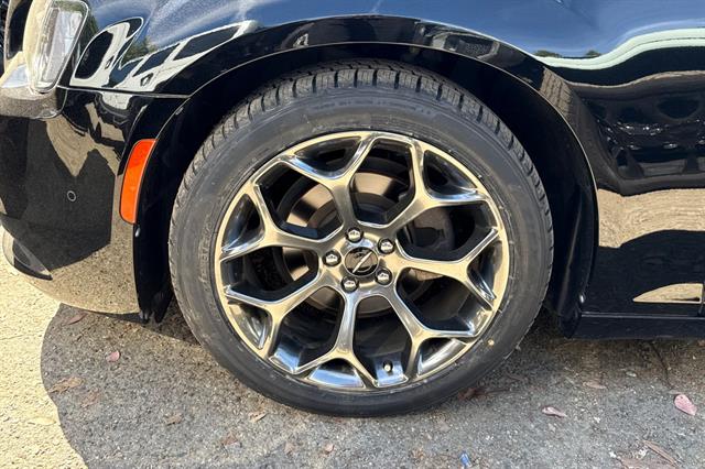 2018 Chrysler 300 S photo 2