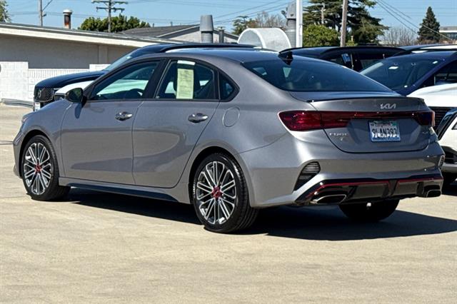 2023 Kia Forte GT photo 4