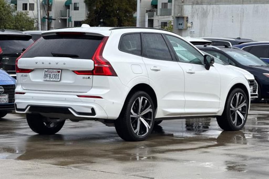 Certified 2023 Volvo XC60 B6 Ultimate Dark Theme