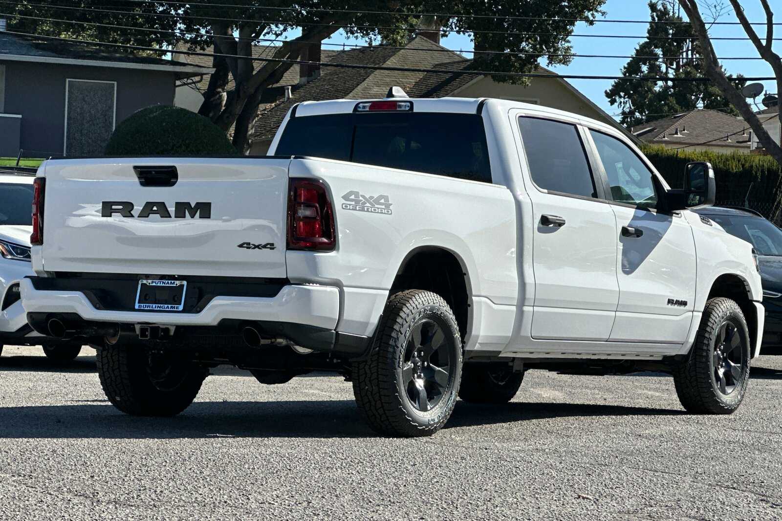 2025 Ram 1500 Tradesman photo 3