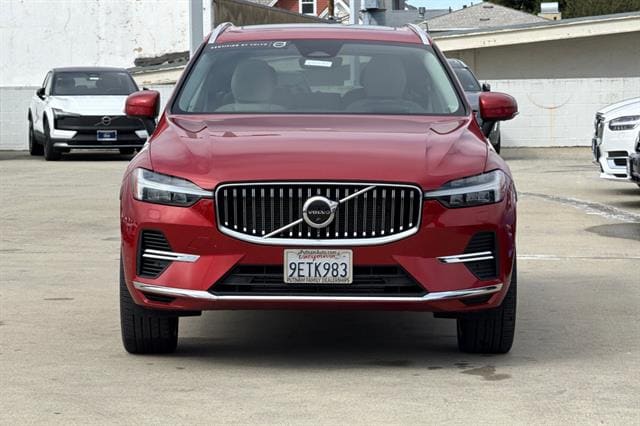 2023 Volvo XC60 Recharge Plug-In Hybrid Recharge Ultimate Bright Theme photo 3