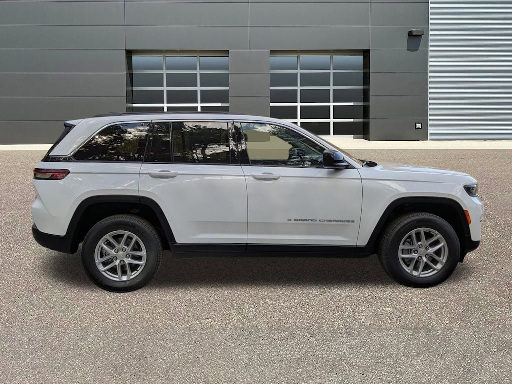 New 2025 Jeep Grand Cherokee Laredo Sport Utility