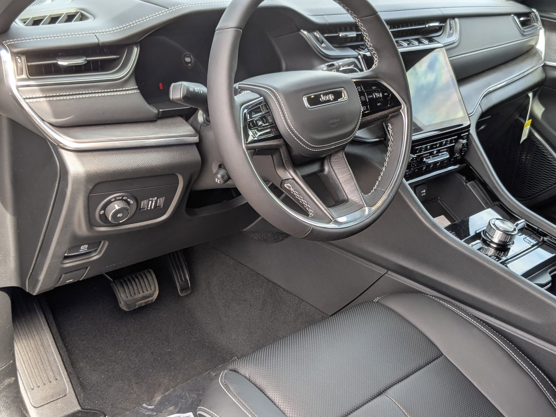 2025 Jeep Grand Cherokee L Overland - Photo 14