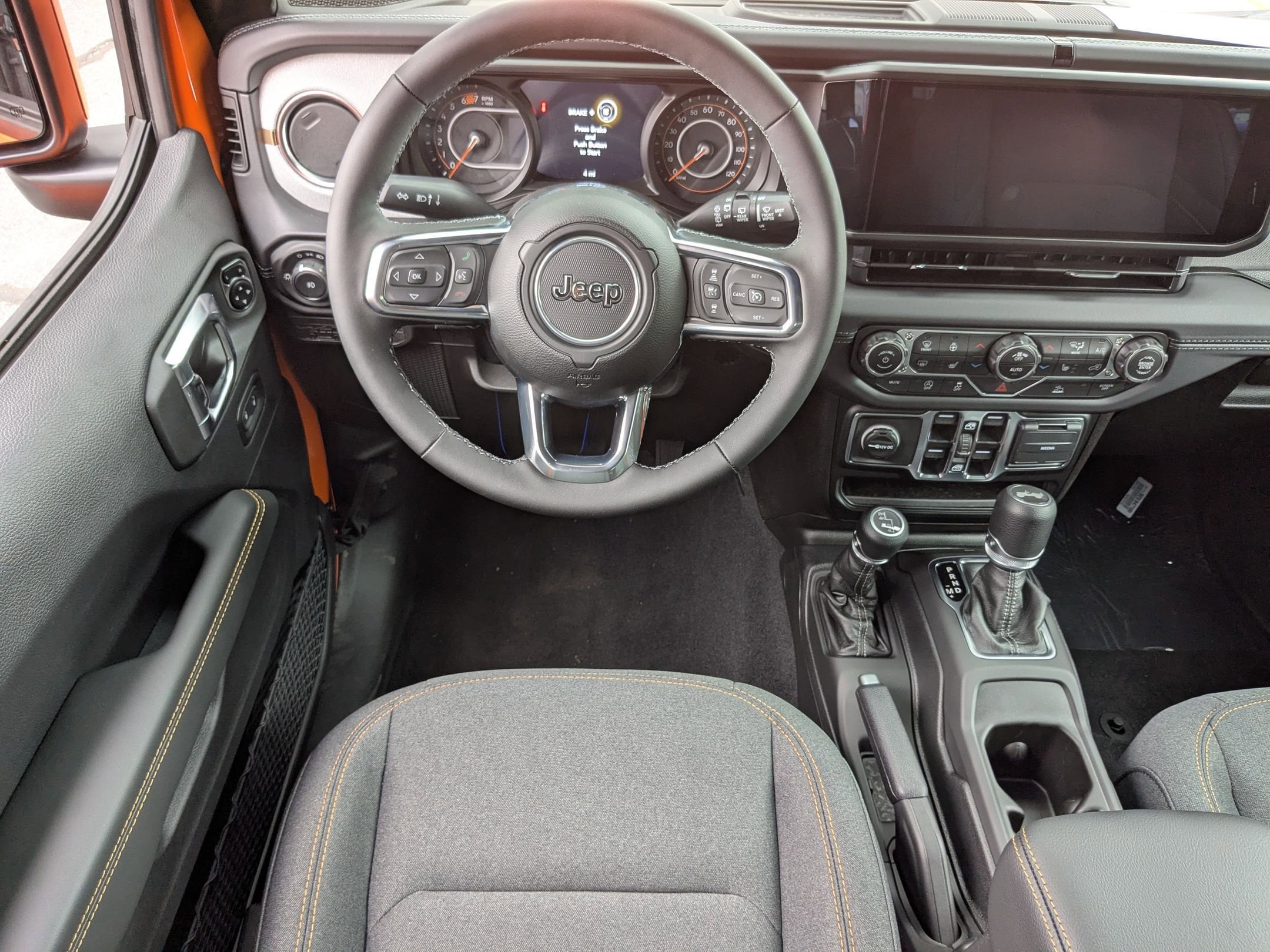 2025 Jeep Wrangler 4-Door Sahara - Photo 28