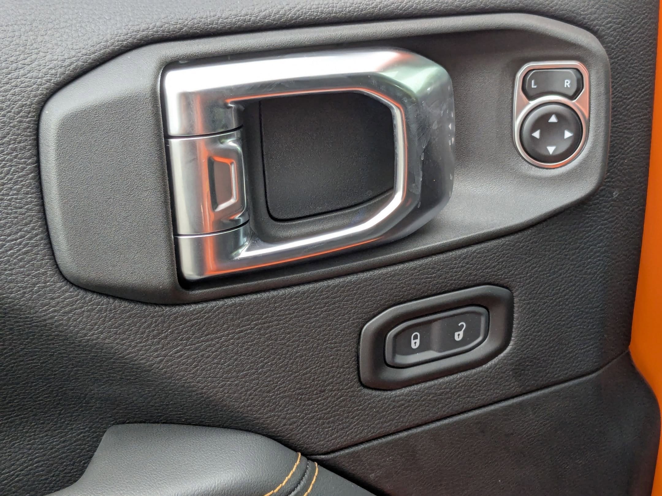 2025 Jeep Wrangler 4-Door Sahara - Photo 11