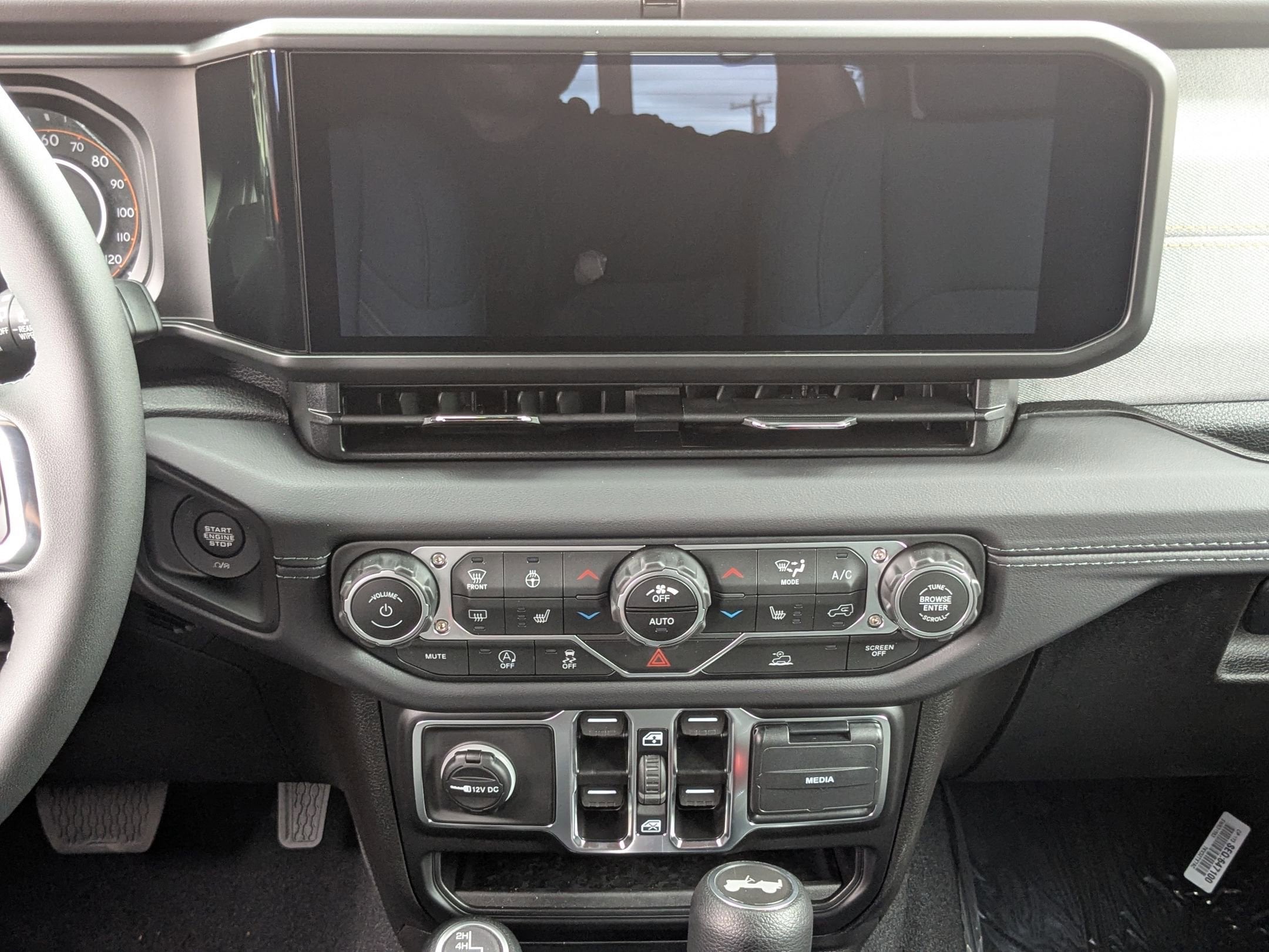 2025 Jeep Wrangler 4-Door Sahara - Photo 29