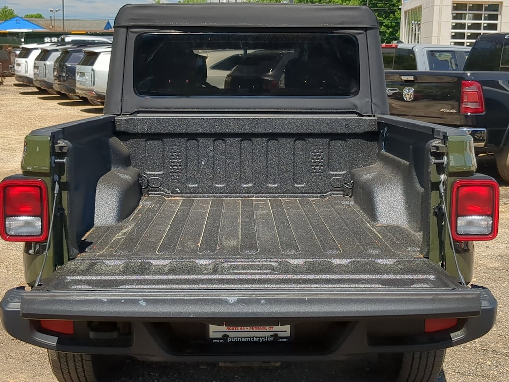 Used 2023 Jeep Gladiator Sport S Truck