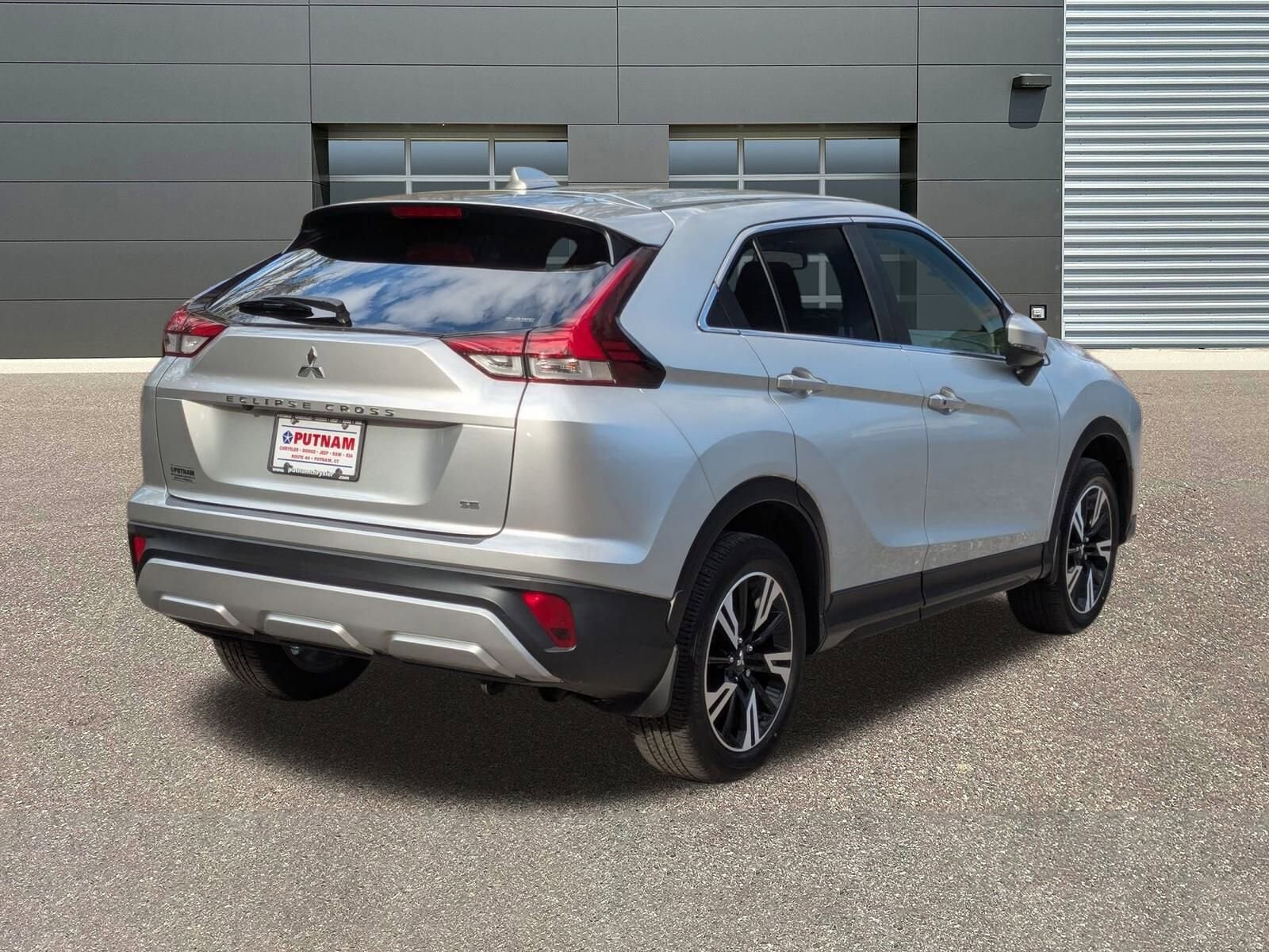 2023 Mitsubishi Eclipse Cross SE photo 3