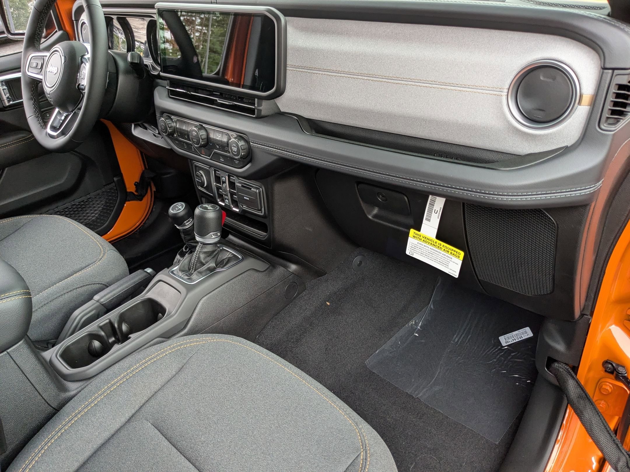 2025 Jeep Wrangler 4-Door Sahara - Photo 33