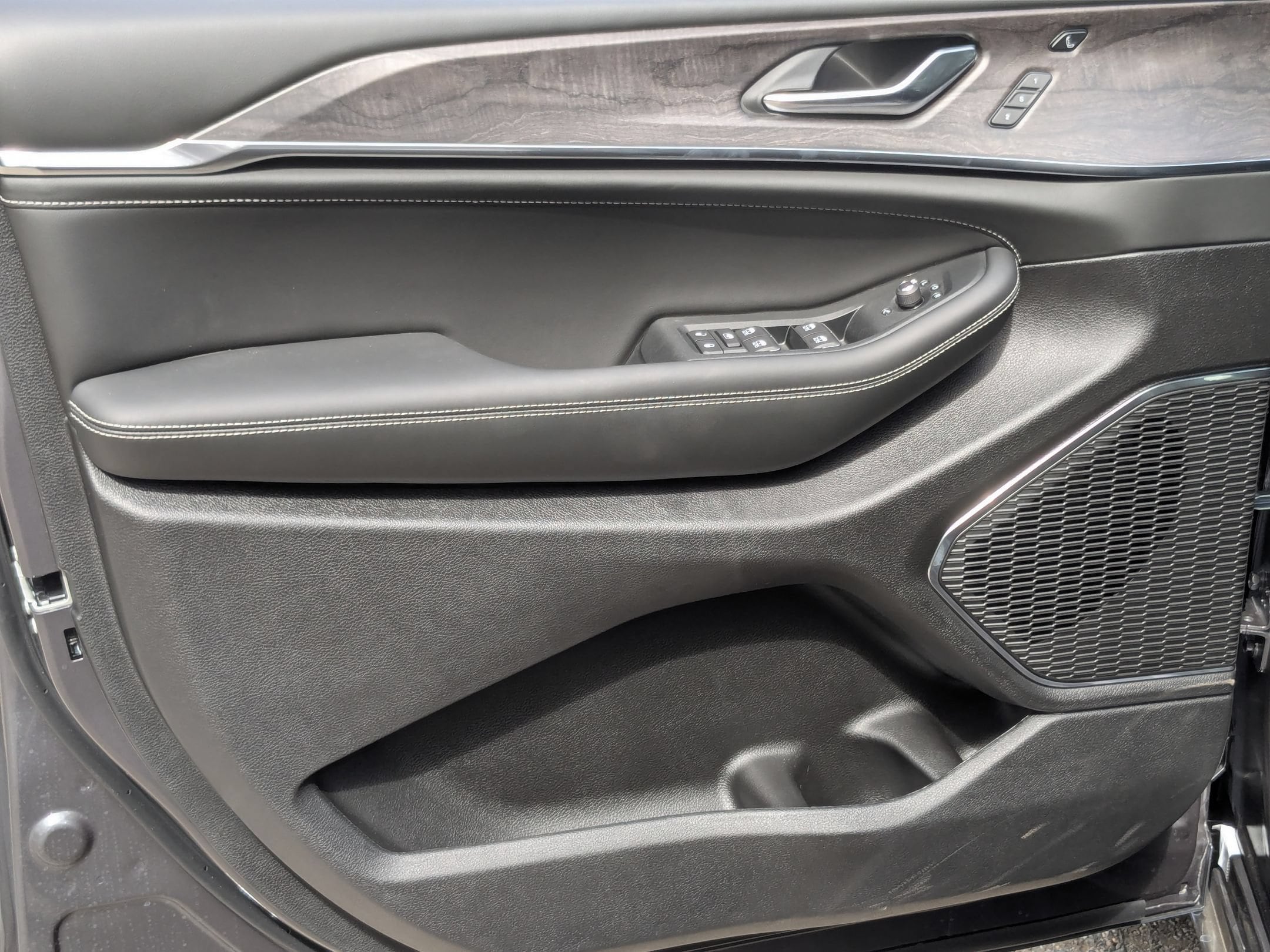 2025 Jeep Grand Cherokee L Overland - Photo 10