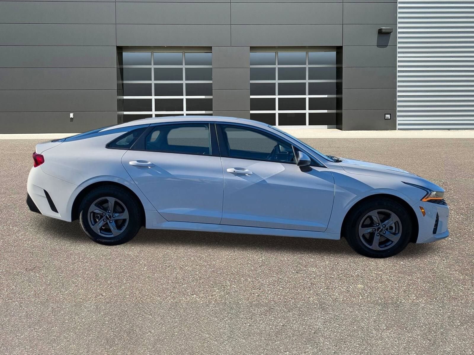 2023 Kia K5 LXS photo 2