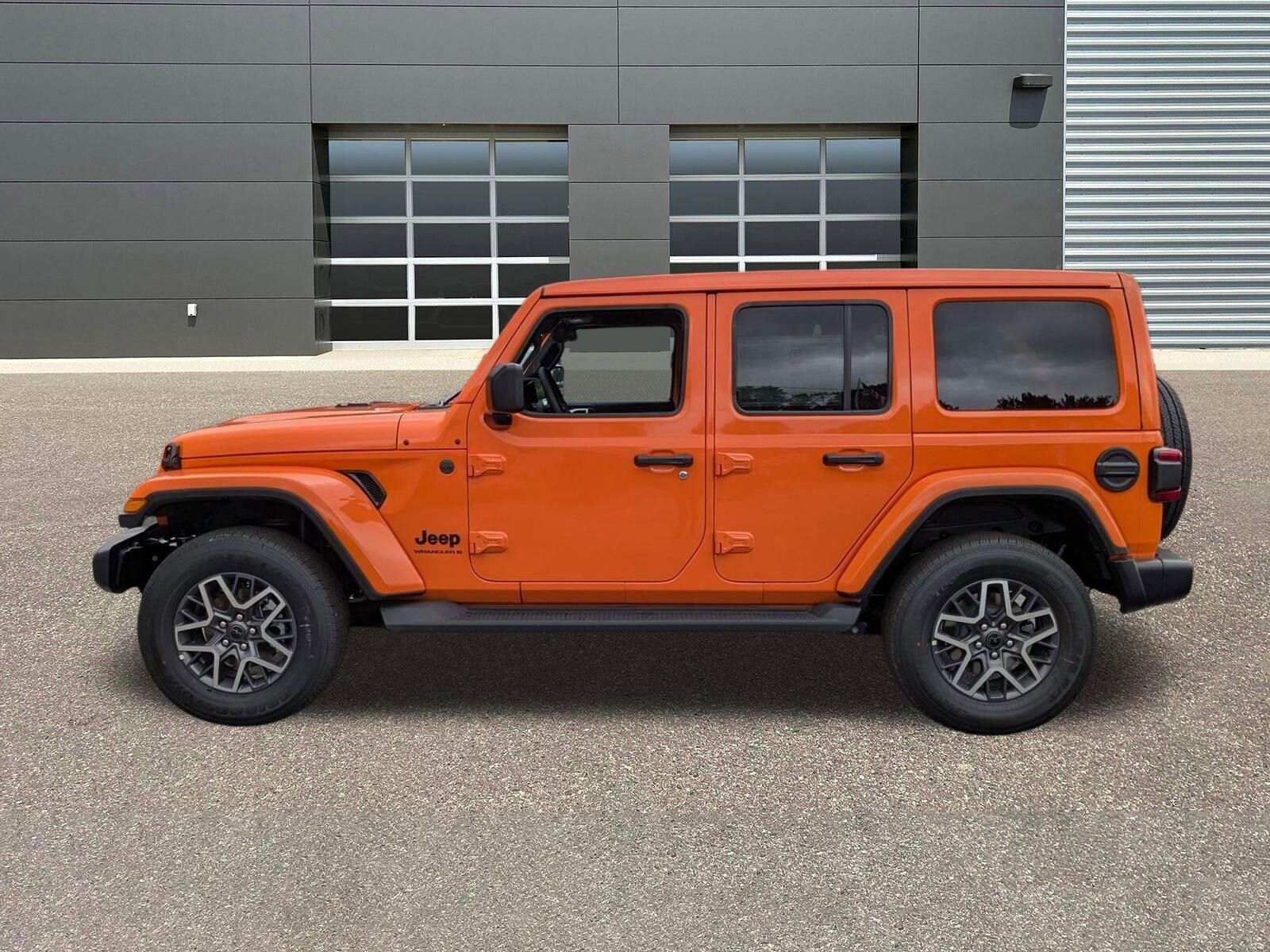 2025 Jeep Wrangler 4-Door Sahara - Photo 6