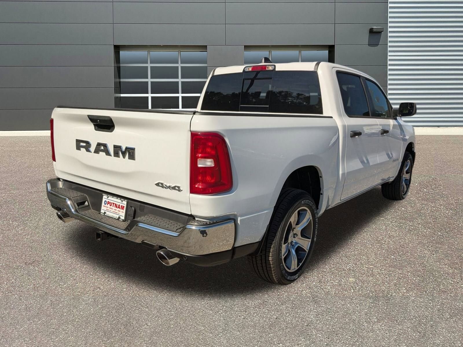 2026 Ram 1500 Tradesman photo 3