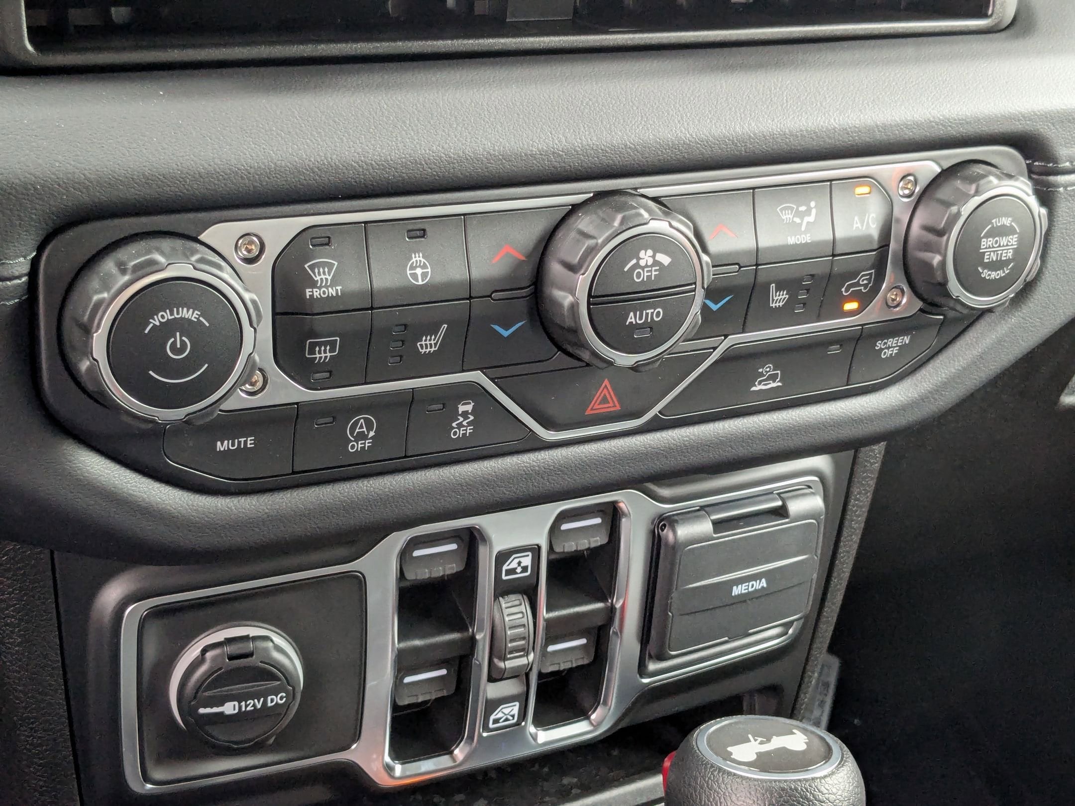 2025 Jeep Wrangler 4-Door Sahara - Photo 22