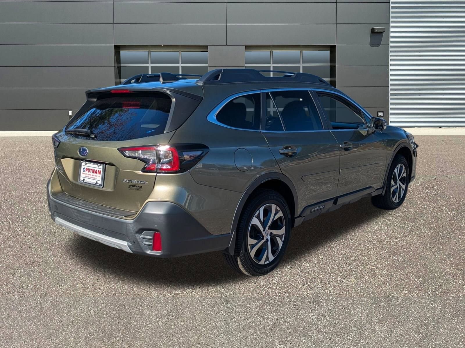 2022 Subaru Outback Limited photo 3