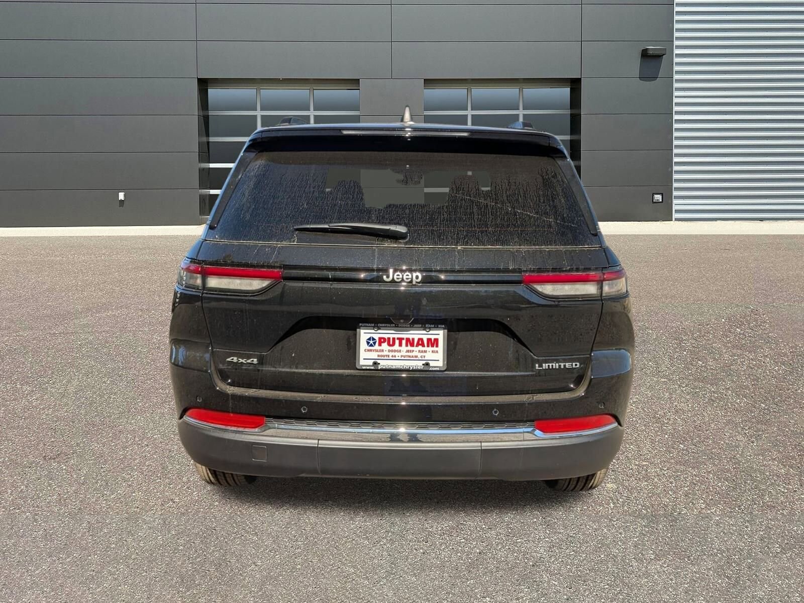 2025 Jeep Grand Cherokee Limited Sport photo 4