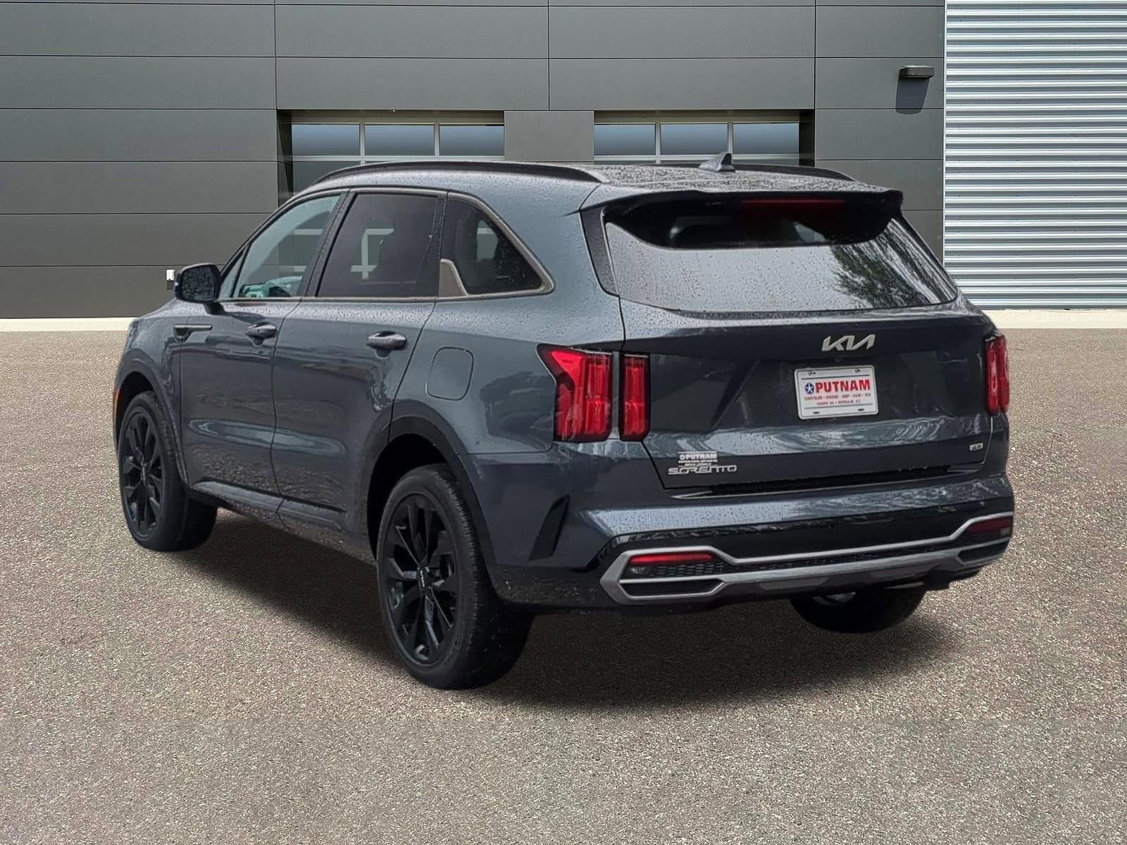 View vehicle photo 5