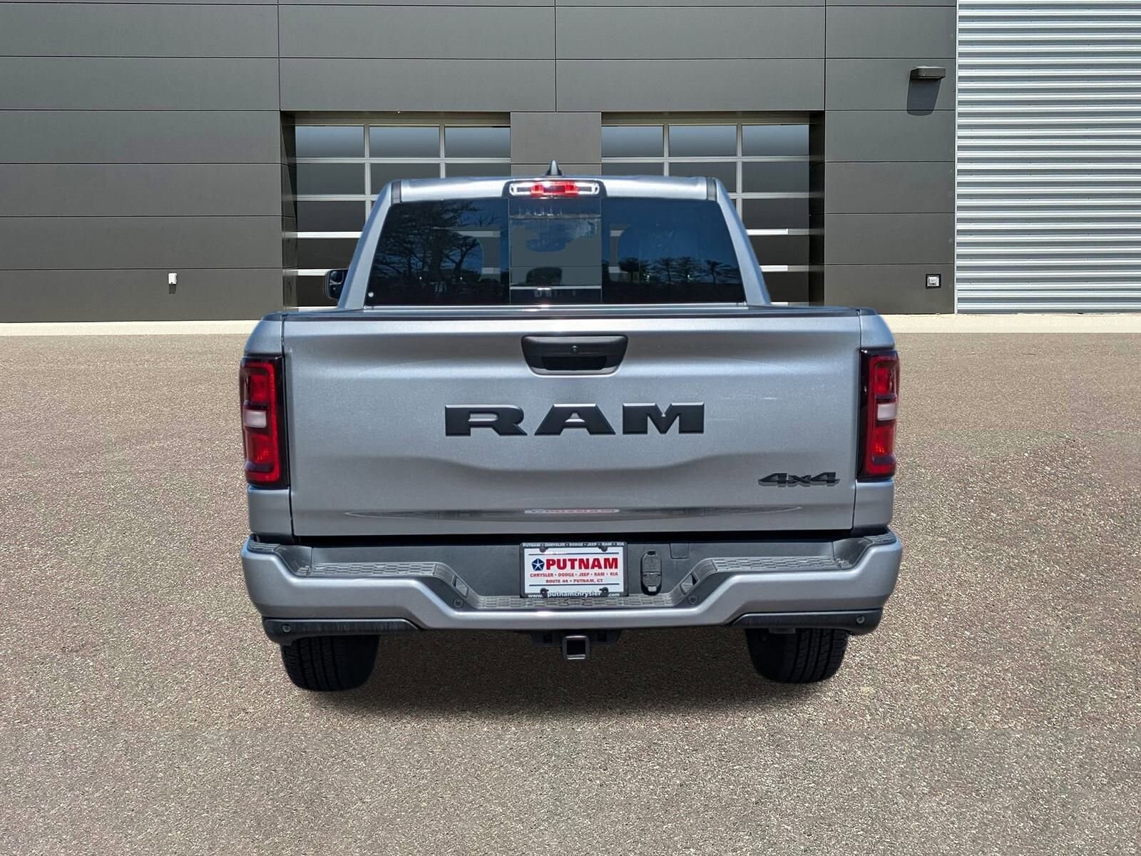 2025 Ram 1500 Tradesman photo 4