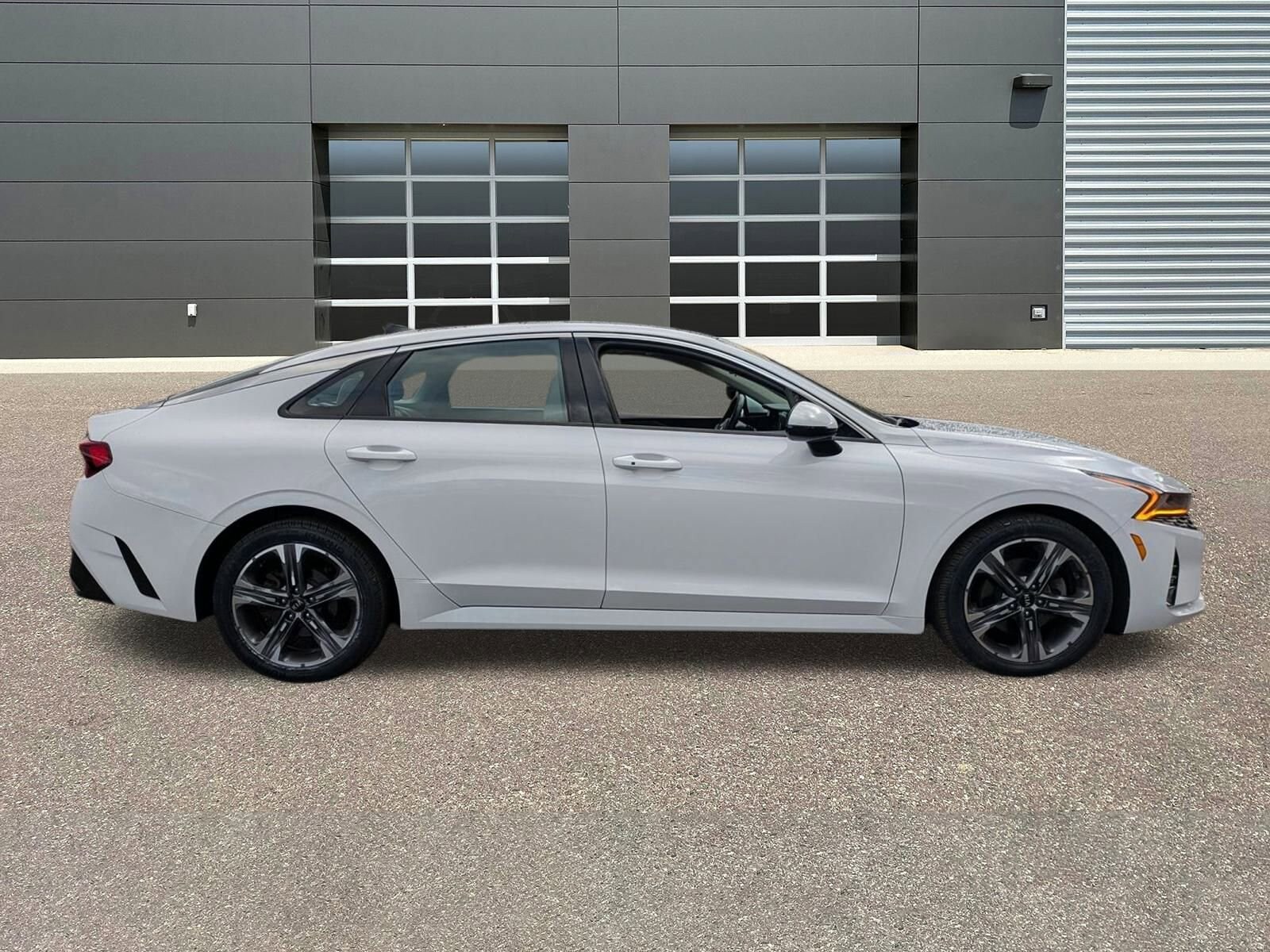 2021 Kia K5 EX photo 2