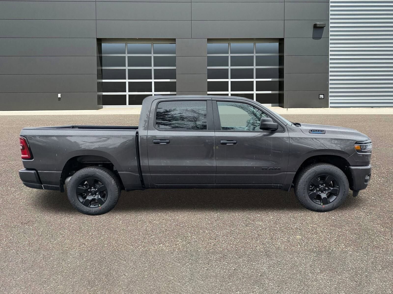 2025 Ram 1500 Tradesman photo 2