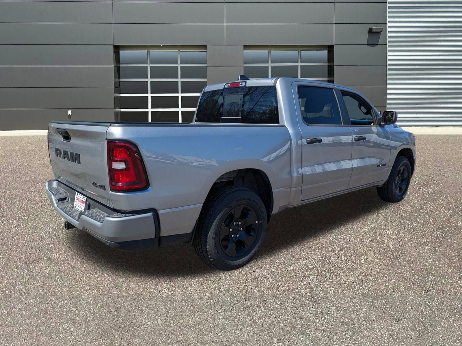 2025 Ram 1500 Tradesman photo 3