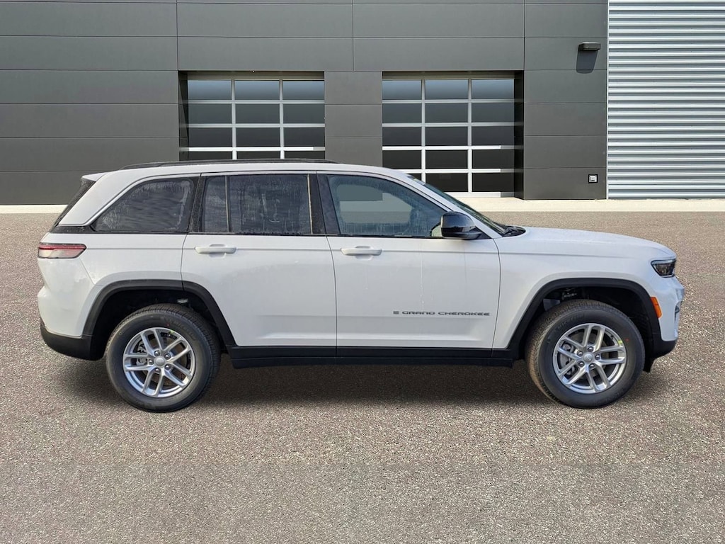 New 2025 Jeep Grand Cherokee Laredo Sport Utility