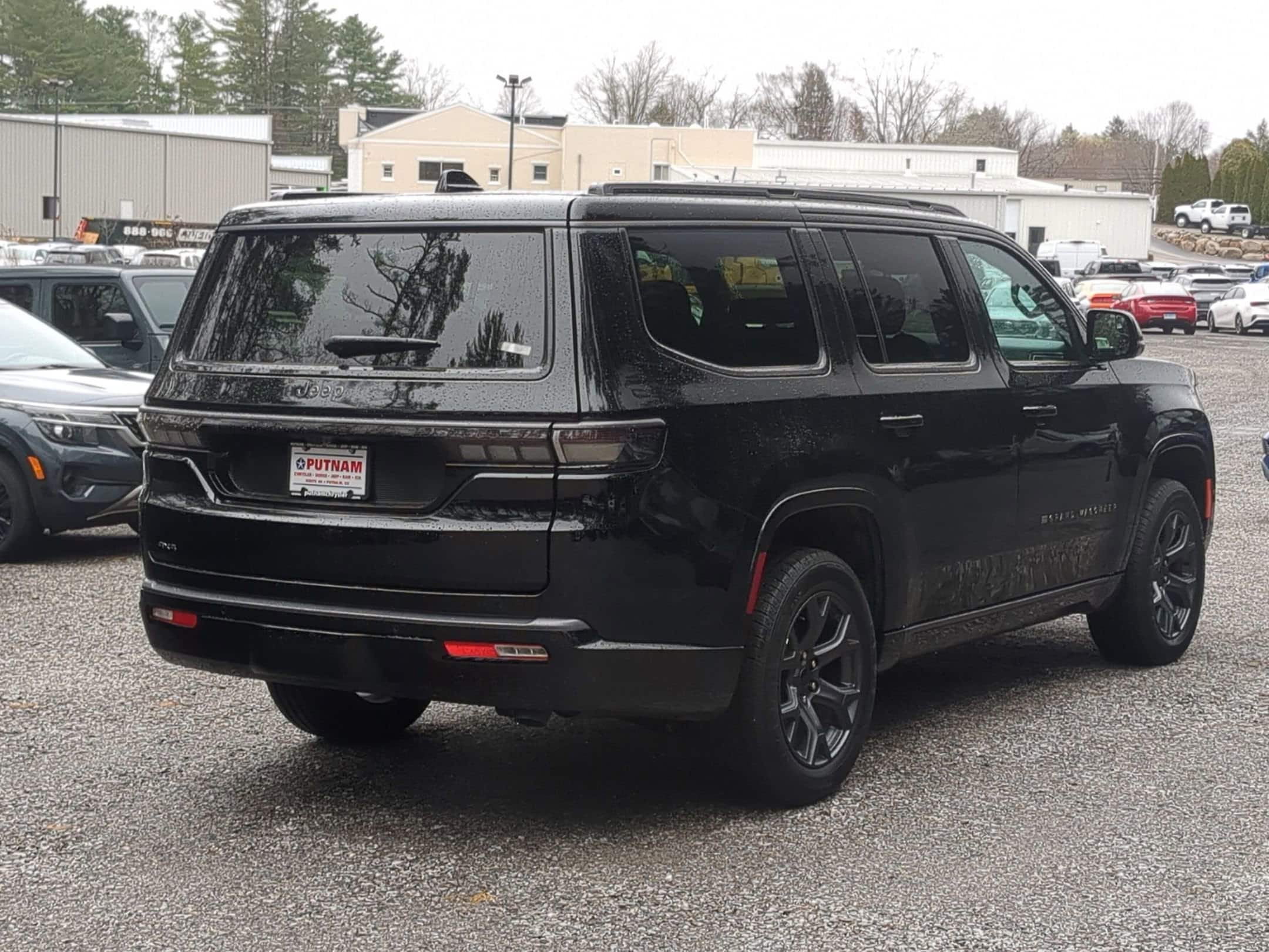 View vehicle photo 3