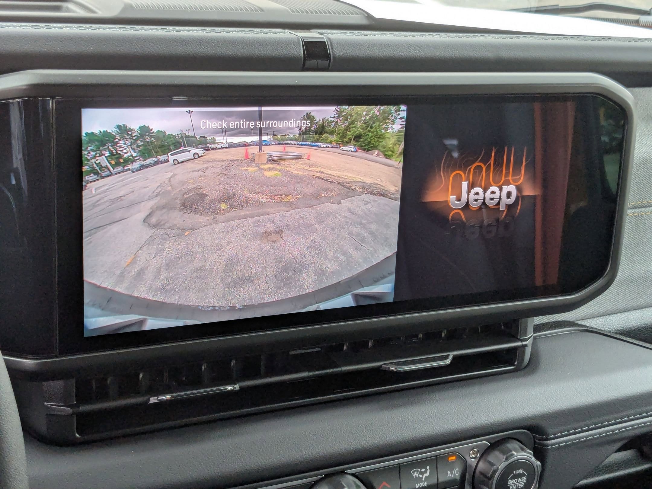 2025 Jeep Wrangler 4-Door Sahara - Photo 20
