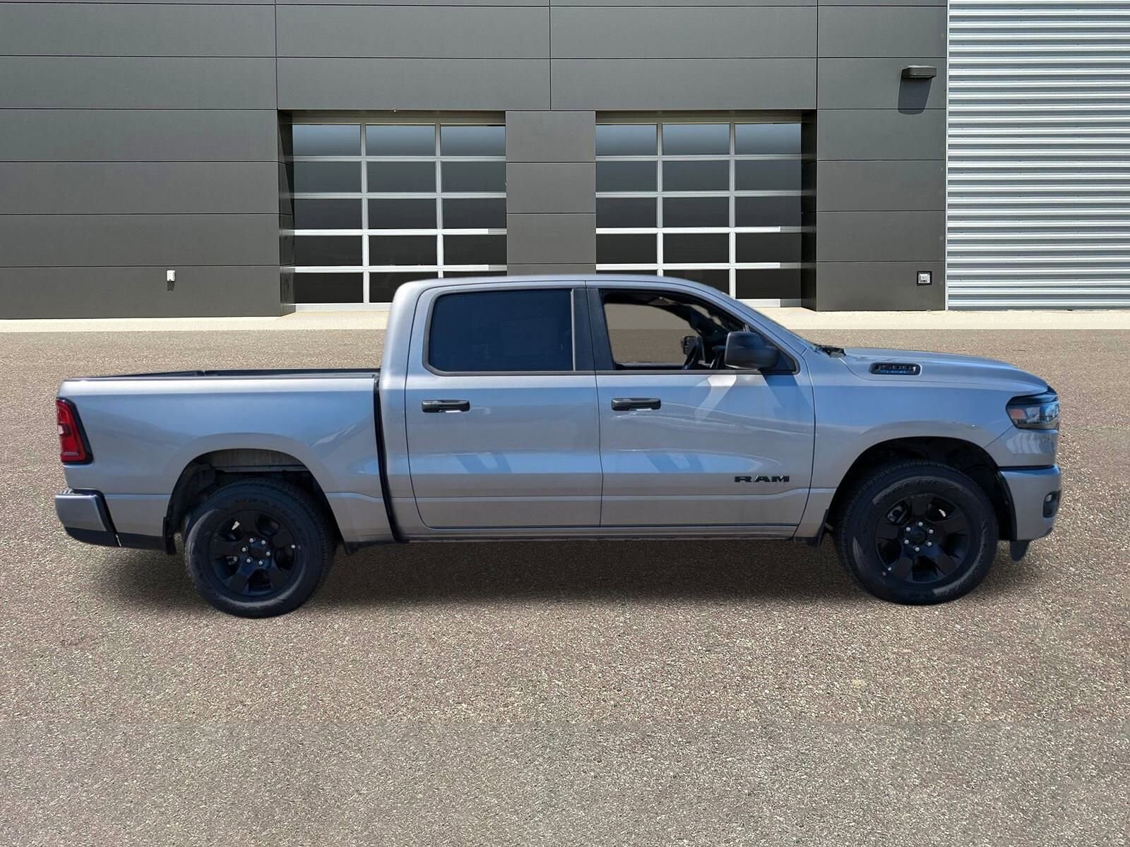 2025 Ram 1500 Tradesman photo 2