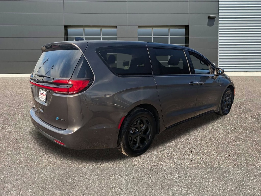 Certified 2022 Chrysler Pacifica Hybrid Limited Van