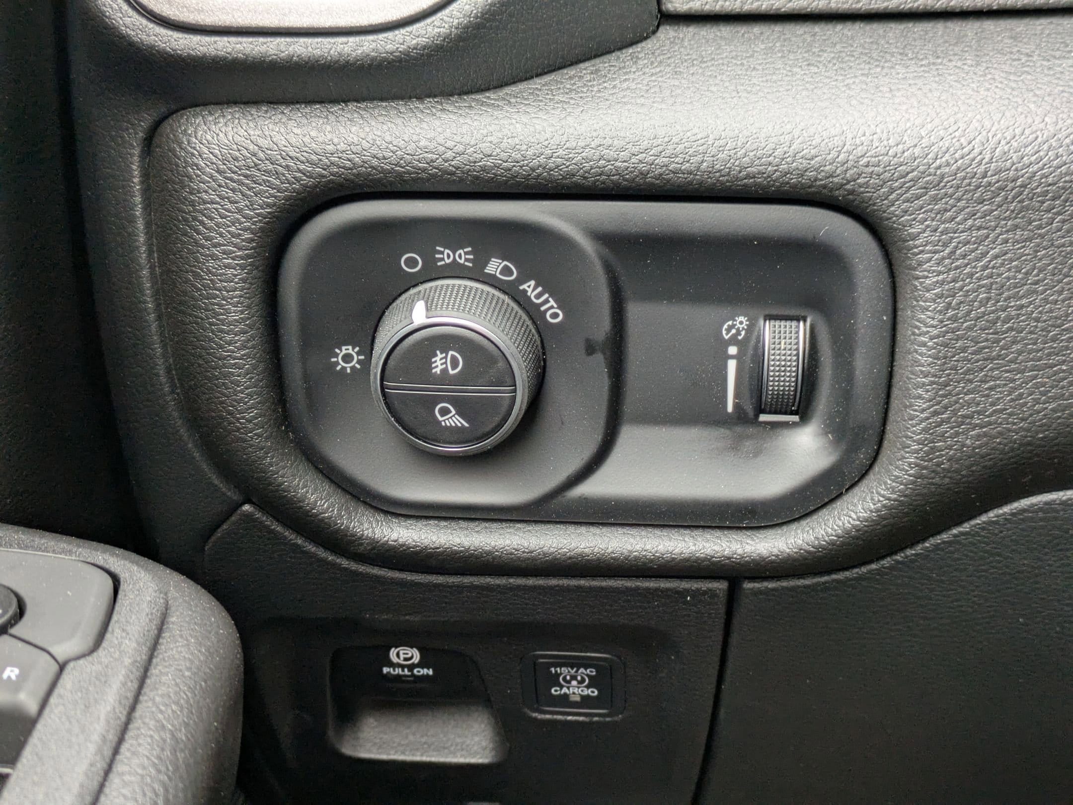 2025 RAM 1500 Tradesman - Photo 18