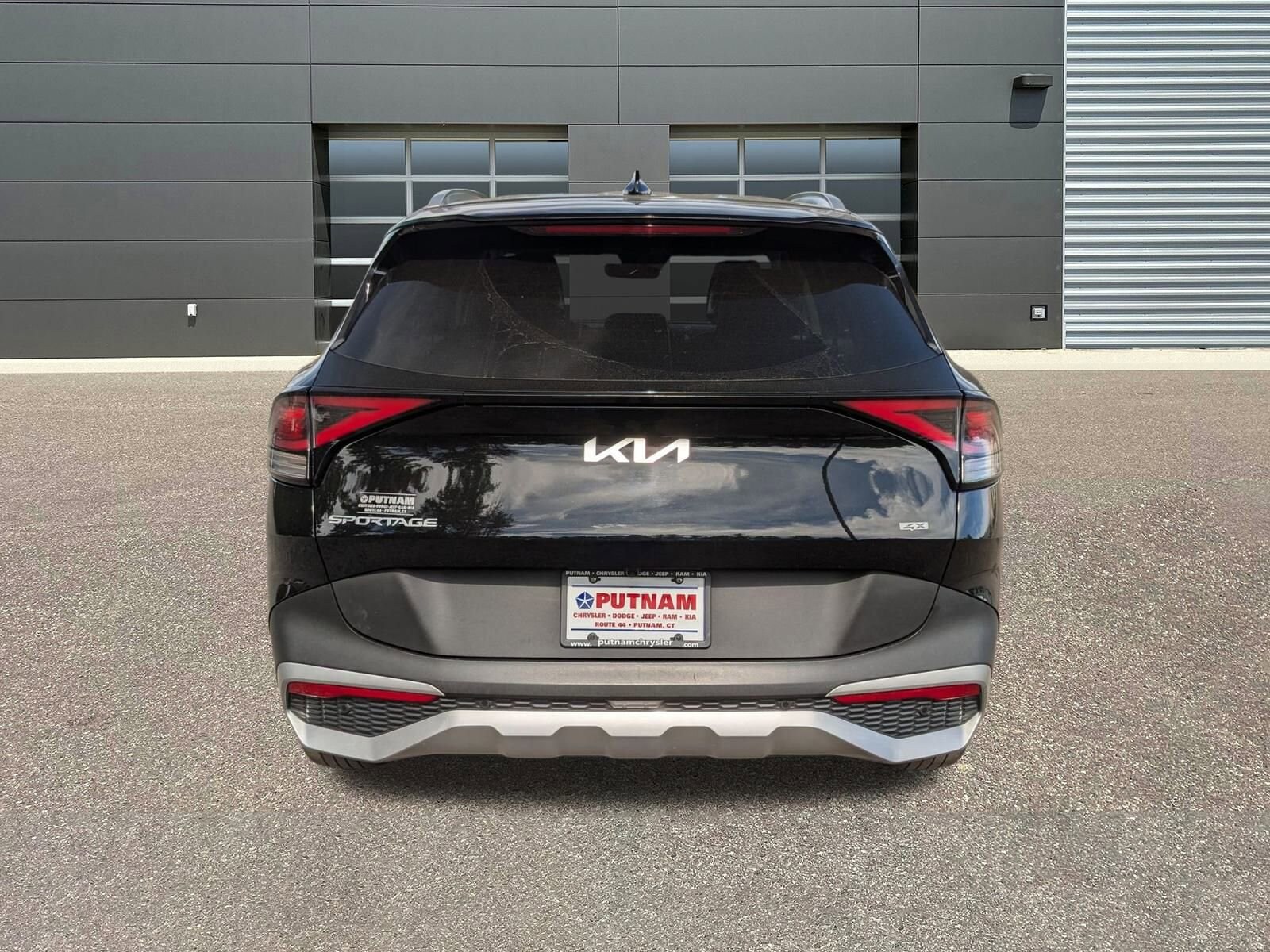 2023 Kia Sportage EX photo 3