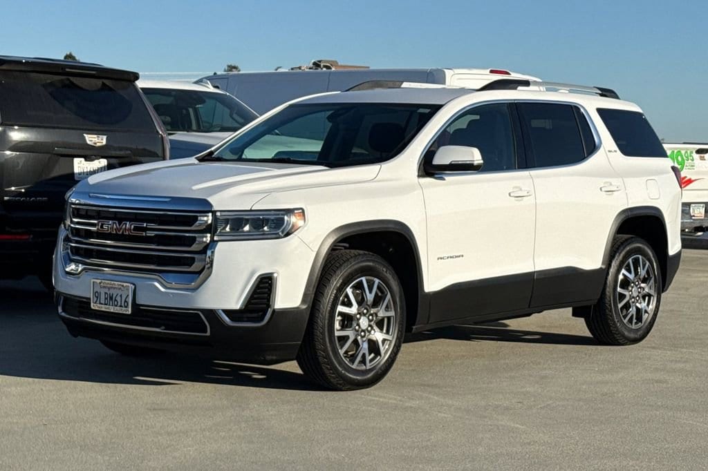 2023 GMC Acadia SLE photo 6