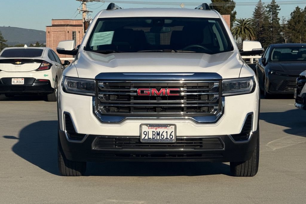 2023 GMC Acadia SLE photo 3